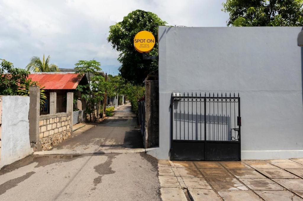 Spot On 2063 Bethania Residence Κούπανγκ Εξωτερικό φωτογραφία